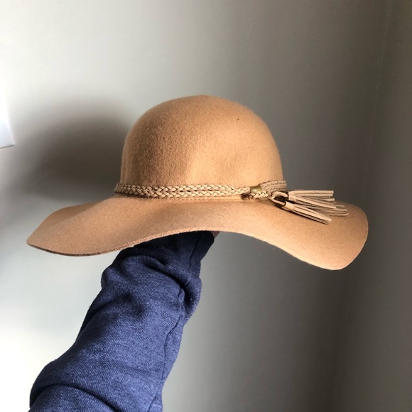 Hat - Picture 2 of 4